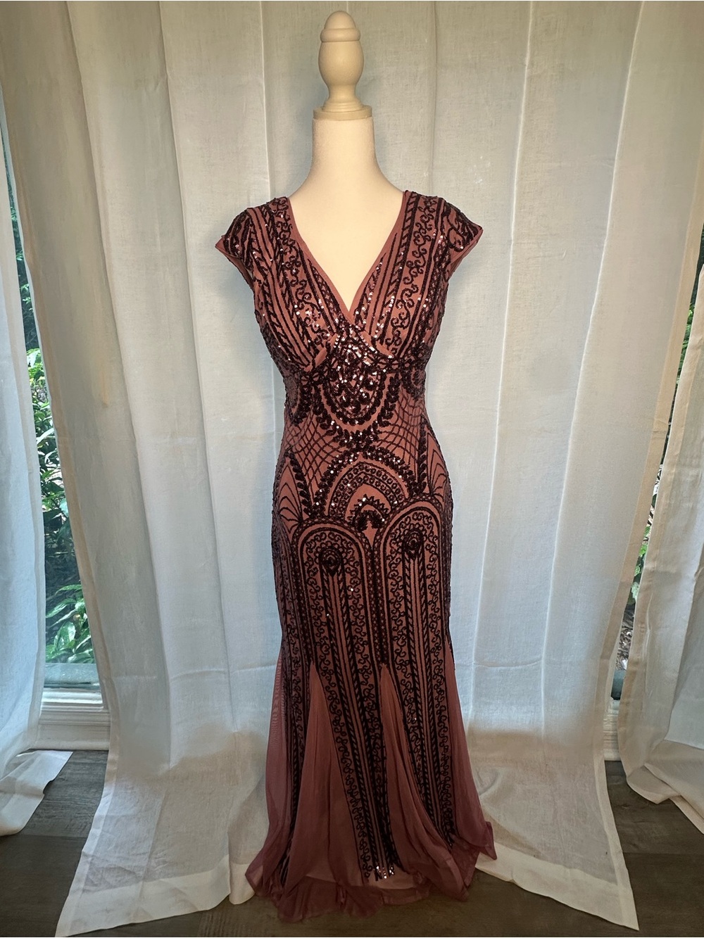 Mauve Beaded V-Neck Evening Gown/Prom Dress